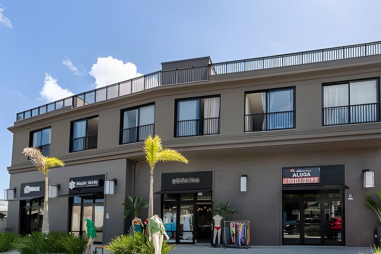 Studio novo e completo próximo a cafés e bares