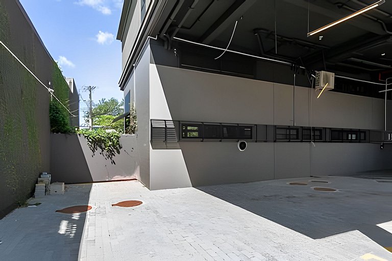 Studio novo e completo próximo a cafés e bares