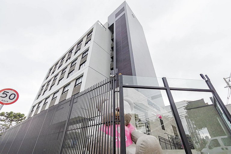 Brickell One by Housi, prédio com academia próximo à rodoviá