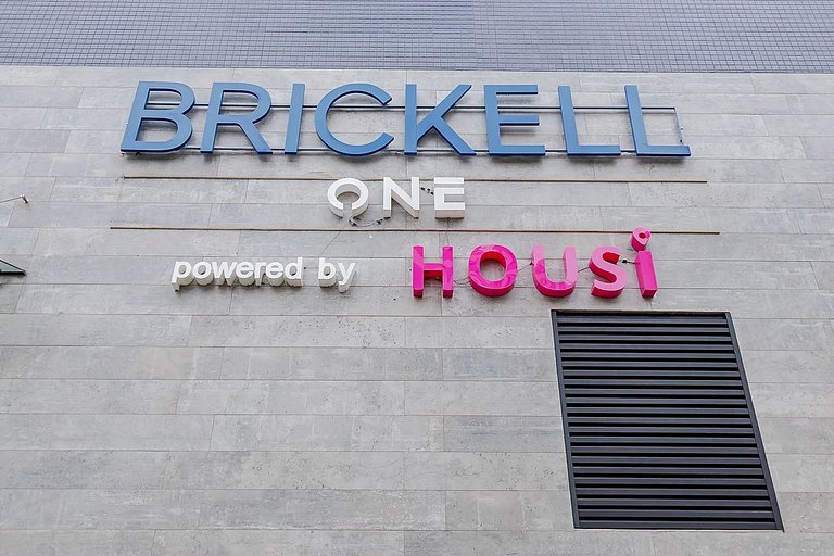 Brickell One by Housi, prédio com academia próximo à rodoviá