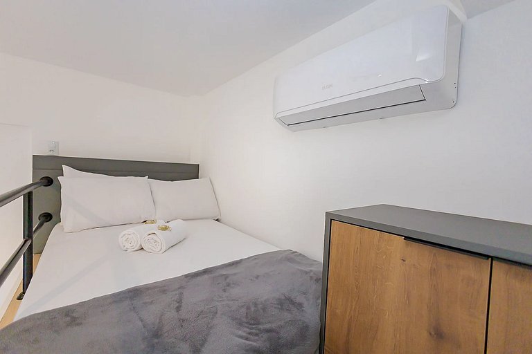 Duplex novo próximo ao parque barigui By Housi