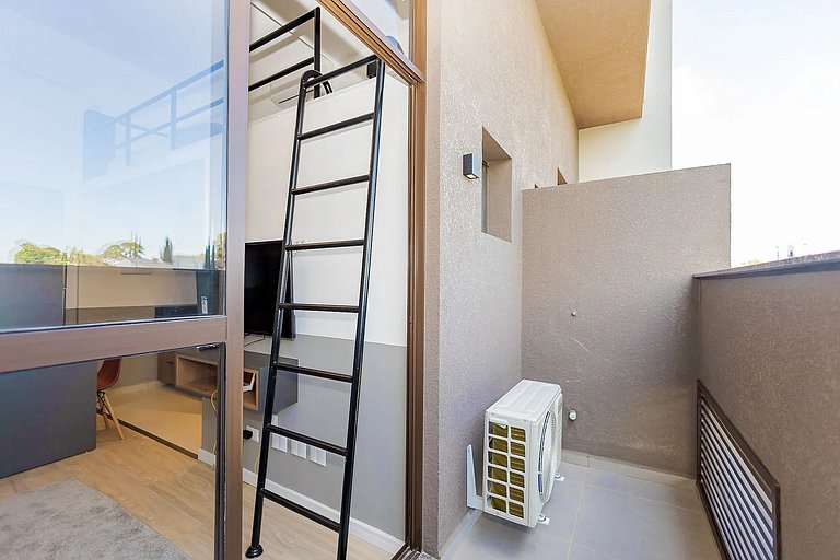 Duplex novo próximo ao parque barigui By Housi