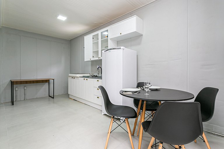 Contêiner no Rio Tavares, lugar calmo e tranquilo