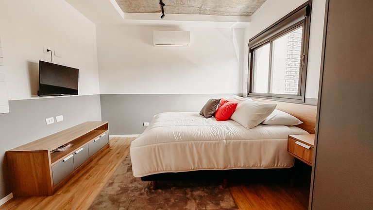 Studio recém inaugurado, com piscina e garagem