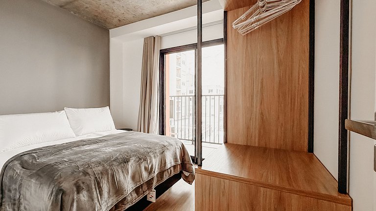 Ap para 3 pessoas novinho, próximo ao mercadão