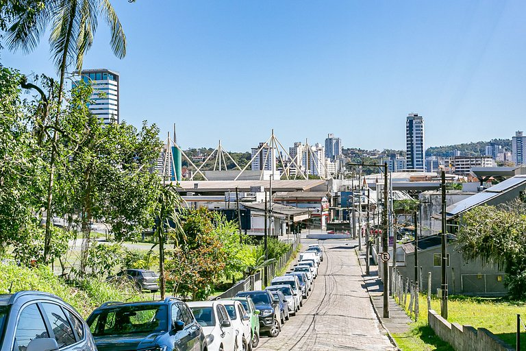 Ap com vista para a Vila Germânica e cidade