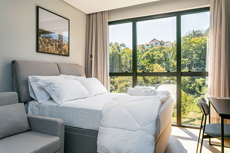 Loft a passos da Vila Germânica c Piscina aquecida