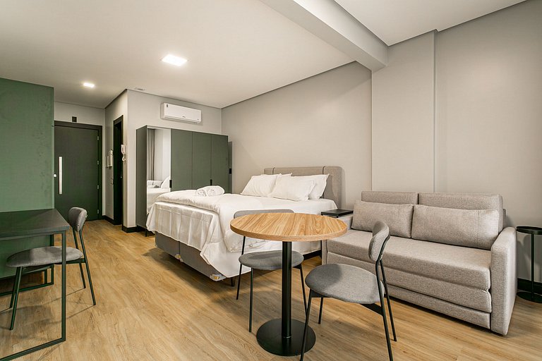 Ap amplo com terraço, ao lado da Vila Germânica