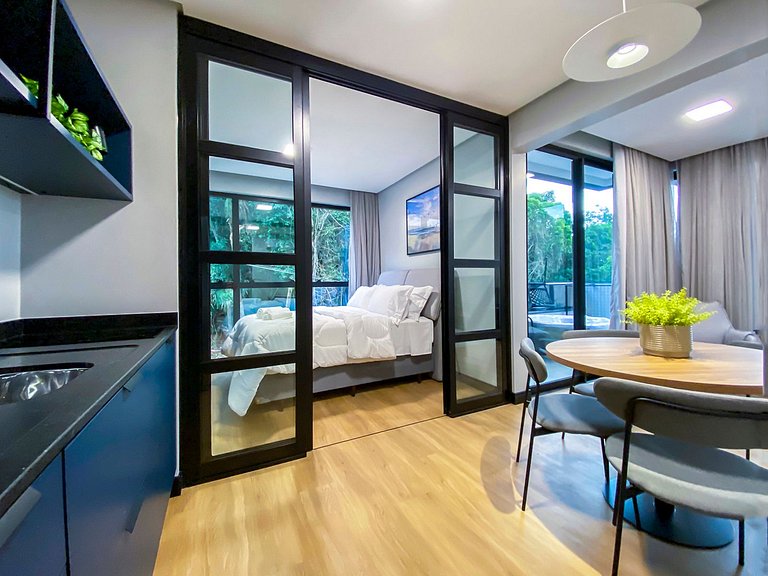 Ap amplo com terraço, ao lado da Vila Germânica
