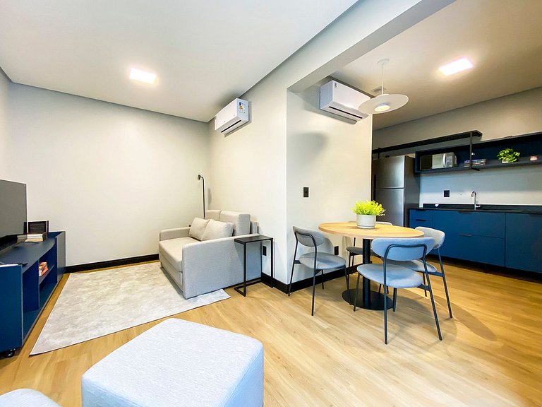 Ap amplo com terraço, ao lado da Vila Germânica