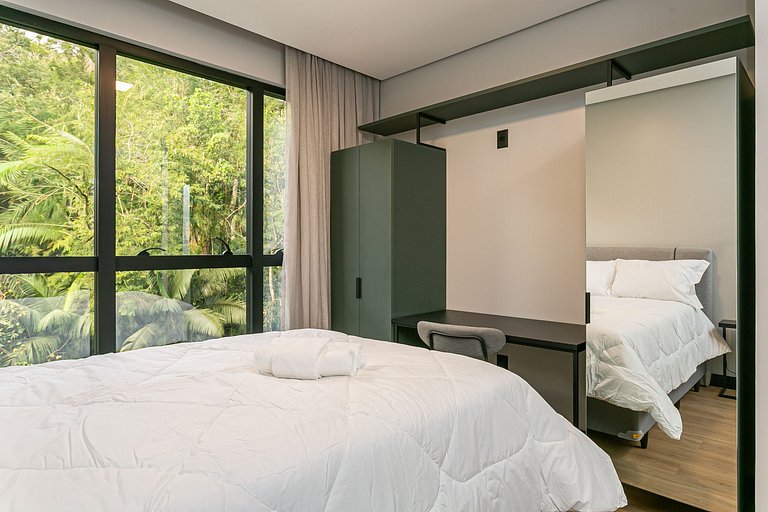 Ap amplo com terraço, ao lado da Vila Germânica