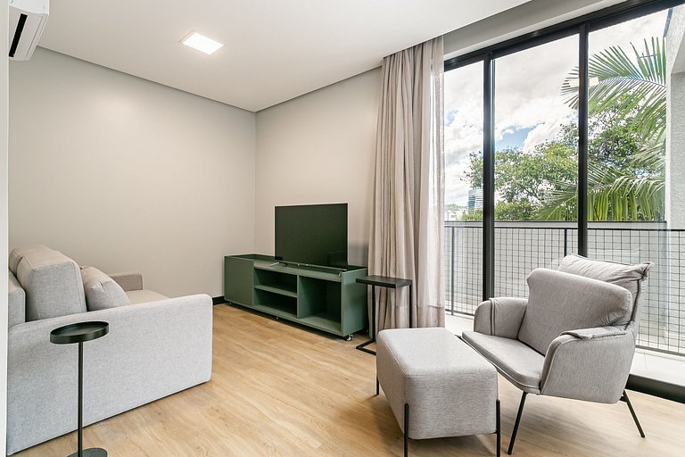Ap amplo com terraço, ao lado da Vila Germânica