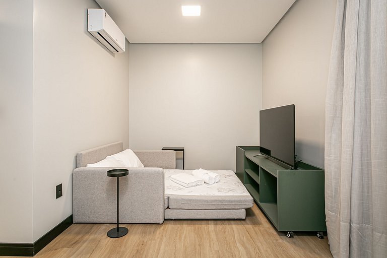 Ap amplo com terraço, ao lado da Vila Germânica