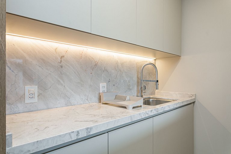 ap novo, a passos da praia, com piscina no terraço