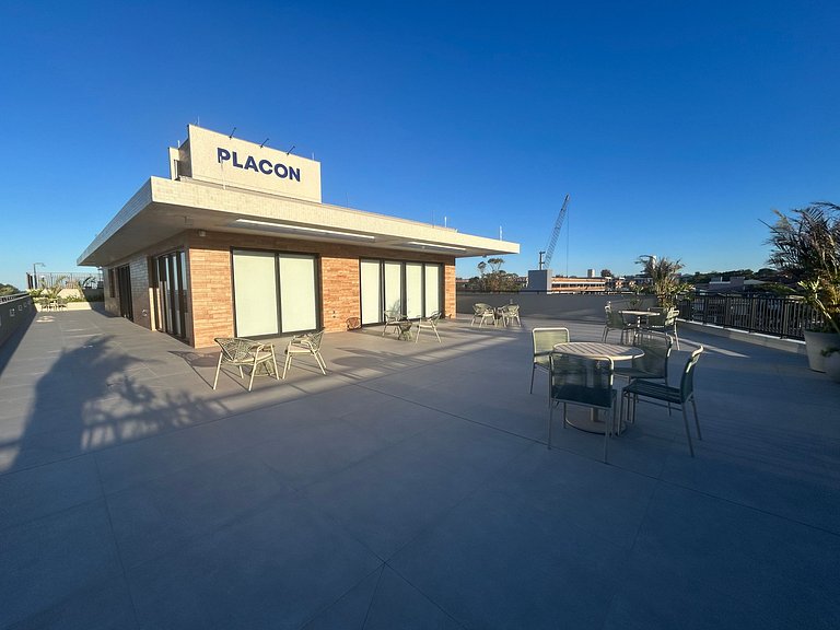 ap novo, a passos da praia, com piscina no terraço