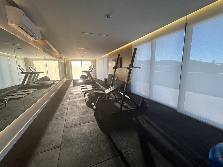 ap novo, a passos da praia, com piscina no terraço