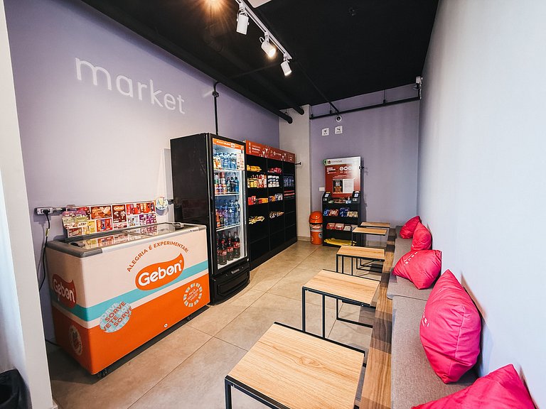 Studio recém inaugurado, com piscina e garagem