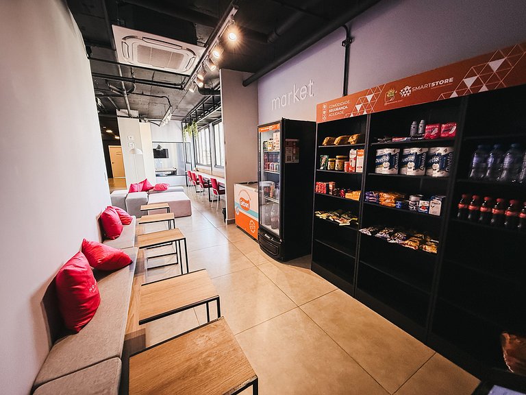 Studio recém inaugurado, com piscina e garagem