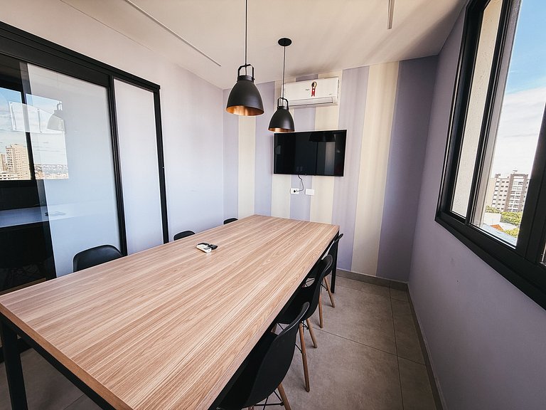 Studio recém inaugurado, com piscina e garagem