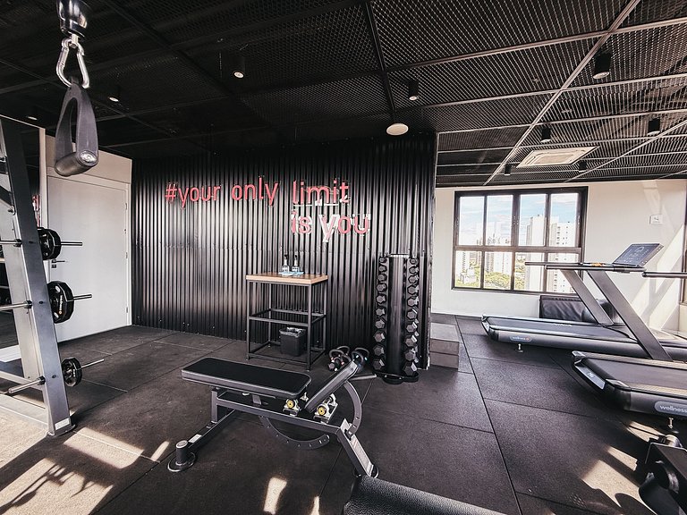 Studio recém inaugurado, com piscina e garagem