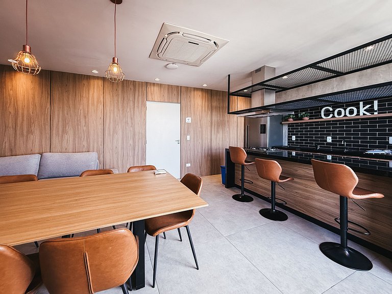 Studio recém inaugurado, com piscina e garagem