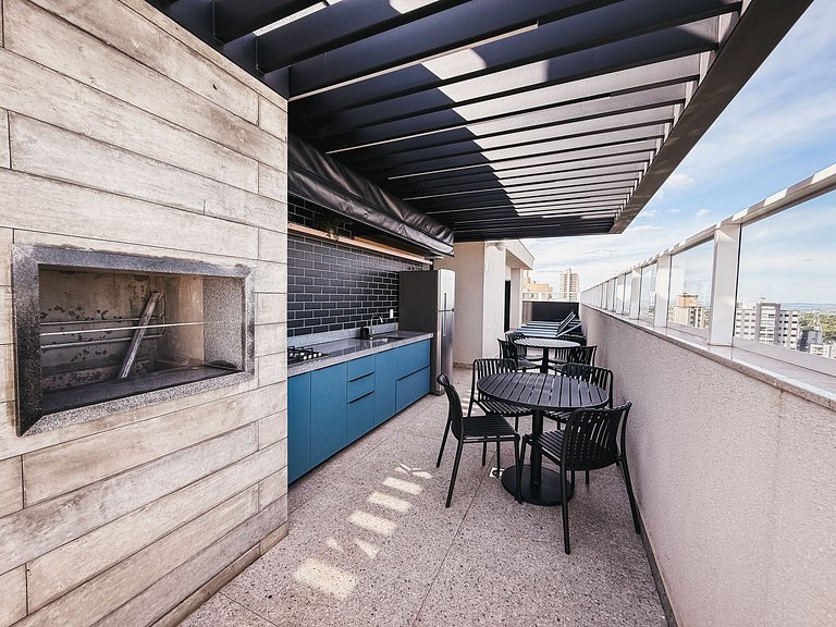 Studio recém inaugurado, com piscina e garagem