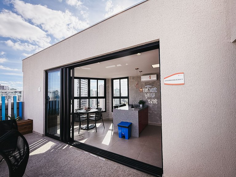 Studio recém inaugurado, com piscina e garagem