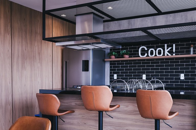 Studio recém inaugurado, com piscina e garagem