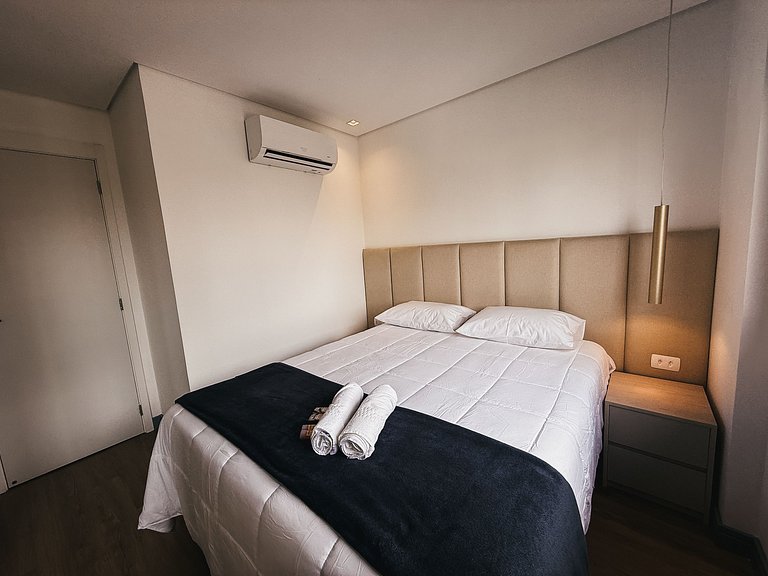 Ap para 4 pessoas novinho, próximo ao mercadão