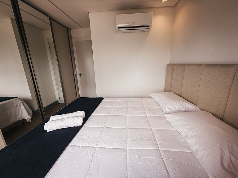 Ap para 4 pessoas novinho, próximo ao mercadão