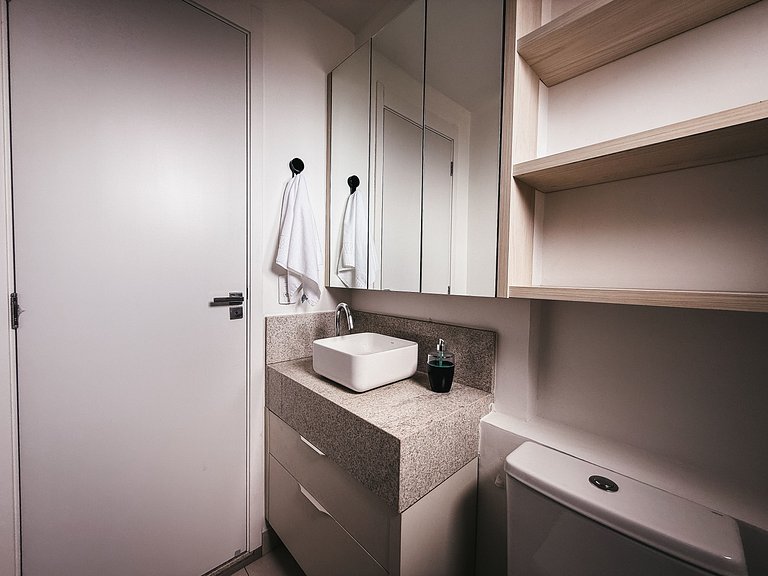 Ap para 4 pessoas novinho, próximo ao mercadão