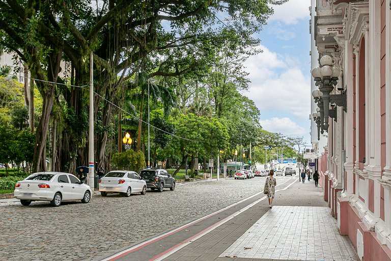 ap simples, mas completo, no coração da cidade