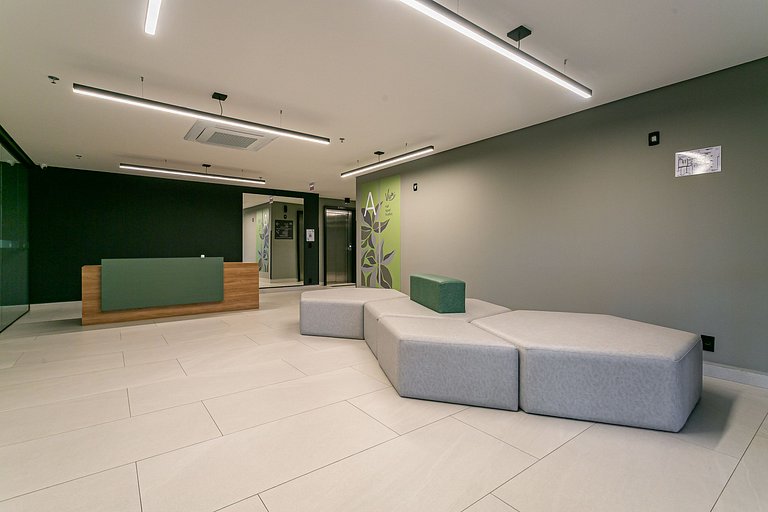 Viva trindade em frente à UFSC, prédio completo com food-hal