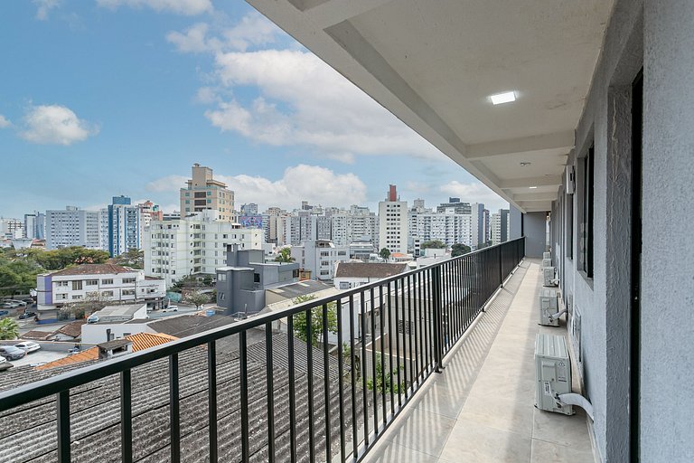 Ap completo próximo à Praça XV e à Catedral